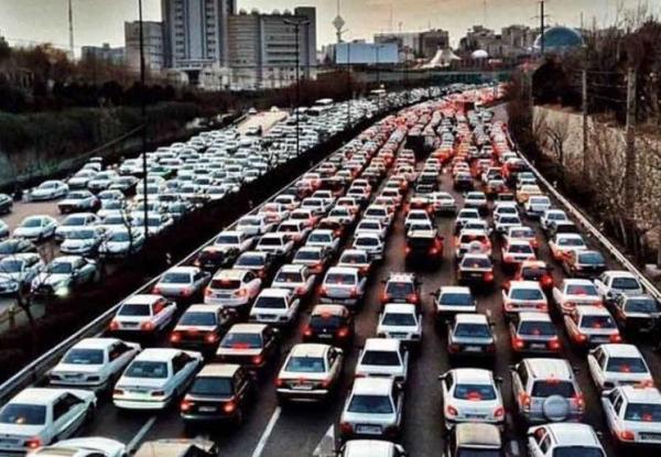 محدودیت تردد شبانه در تهران را از ساعت 21 به 22 تغییر دهید